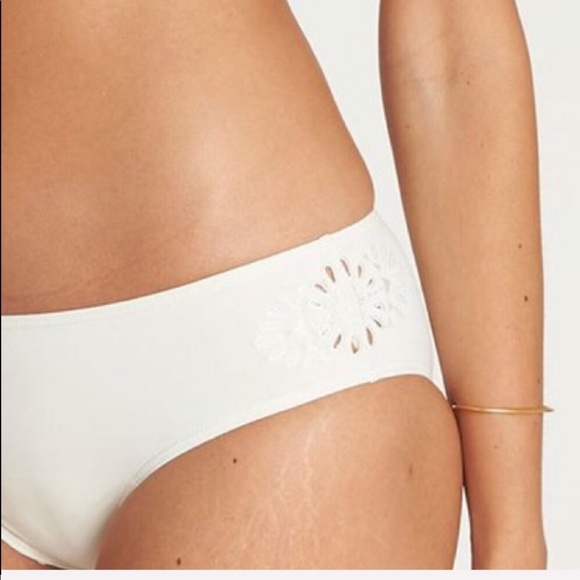 🌴🔆BILLABONG- HEATING UP BIKINI SET🔆🌴 - Picture 9 of 14